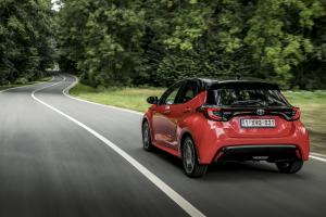 Toyota Yaris Hybrid 2020 года  (WW)